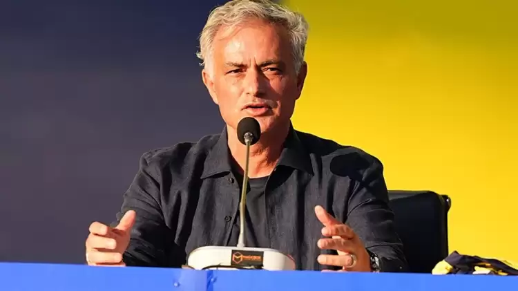 Jose Mourinho'dan Okan Buruk açıklaması! ''Kart görmüyor...''