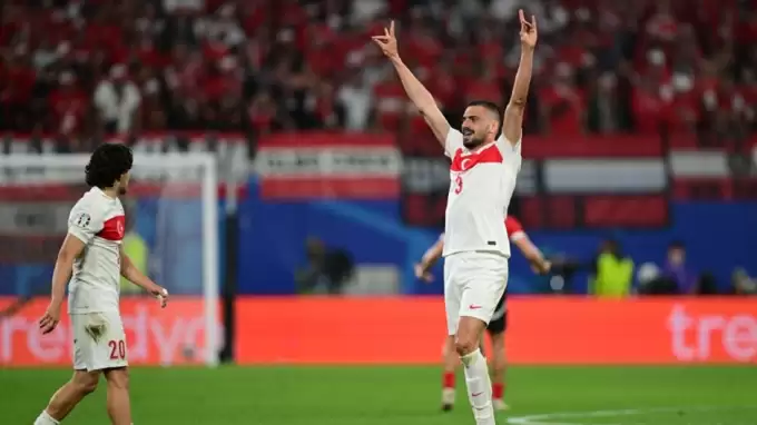 "Merih Demiral'ın heykelini İzmir'e dikmeyiz"