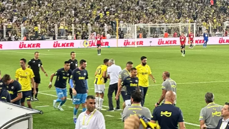 Lille maçında Fenerbahçe gole sevinirken Tadic ve Mourinho...