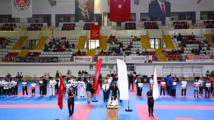 Türkiye Karate Şampiyonası’nın açılış seremonisi yapıldı