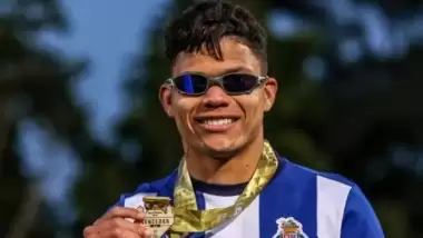 Bournemouth, rekor transferi resmen tamamladı!