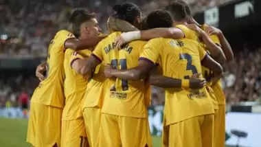 Lewandowski, Barcelona'yı sırtladı