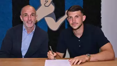 Fenerbahçe ile gündeme gelmişti! İmzayı attı