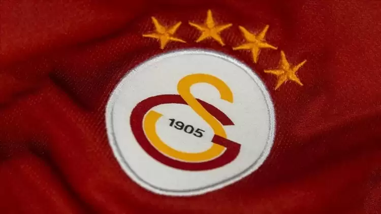 Galatasaray'ın yeni transferi yılın takımına seçildi!