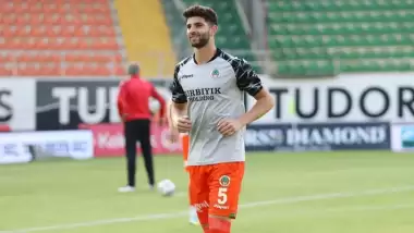 Alanyaspor'un 20 yaşındaki oyuncusu Fransa'ya transfer oluyor! Anlaşma sağlandı...