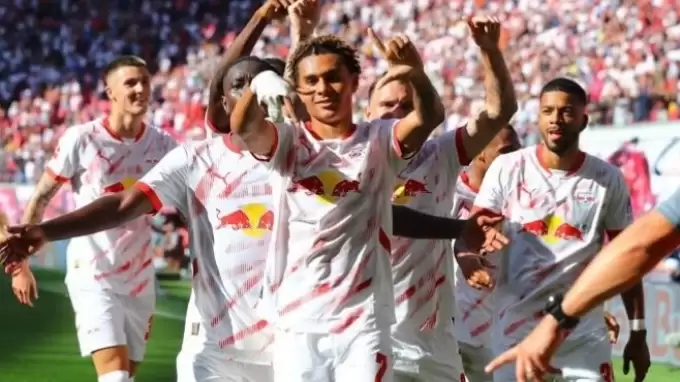 Leipzig, 3 puanla tanıştı