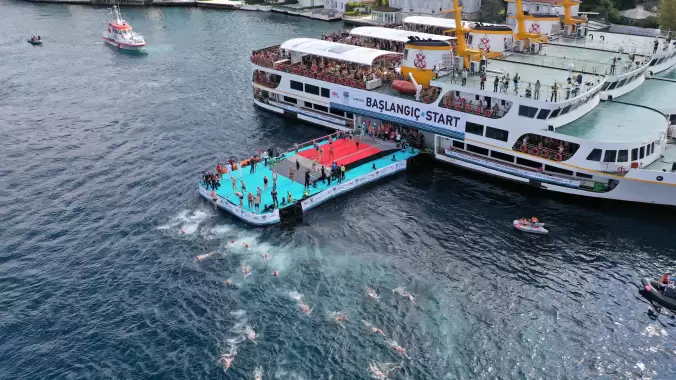 Binlerce Yüzücü 36. Kez İstanbul Boğazı’nda Kıtaları Kulaçlarıyla Birleştirdi