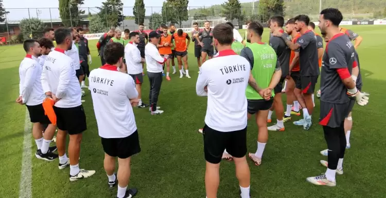 A Milli Takım'da Vincenzo Montella 11'ini belirledi! Futbolculara isteğini açıkladı