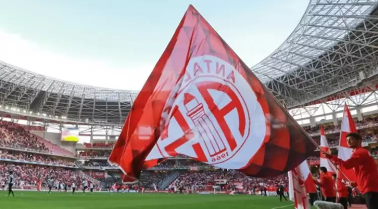 Antalyaspor, transferi duyurdu! 2 yıllık imza...