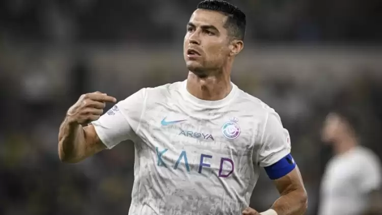 Cristiano Ronaldo bir kez daha tarihe geçti!