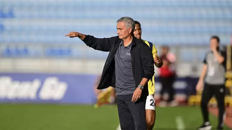 Jose Mourinho: "Oyuncularımız 3 puan alıp eve gitmek istiyor gibiydi"