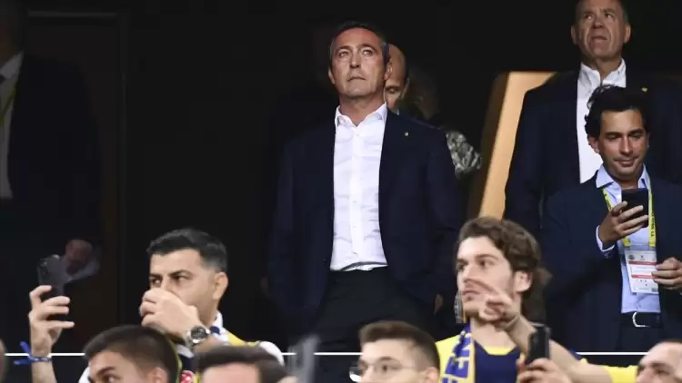 Taraftarlardan Fenerbahçe Başkanı Ali Koç'a tepki