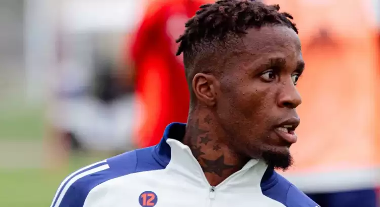 Fransız basını duyurdu! Wilfried Zaha, Lyon'da da bildiğimiz gibi...