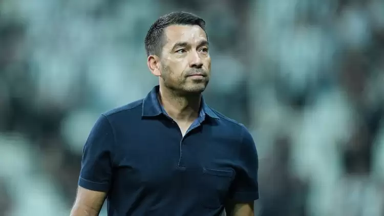 Yönetim harekete geçti! Giovanni van Bronckhorst'a 2 transfer sözü...