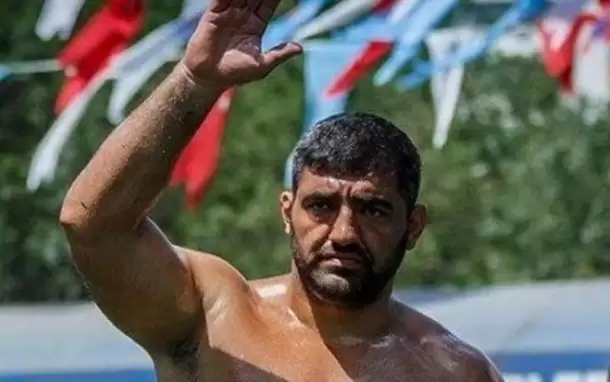 Antalyalı başpehlivan Ali Altun, kalp krizi sonucu vefat etti