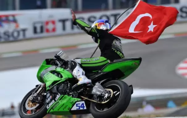 Kenan Sofuoğlu'ndan Superbike müjdesi