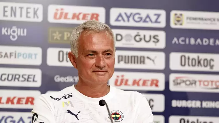 Fenerbahçe'de Jose Mourinho ve Oosterwolde basın toplantısı düzenledi