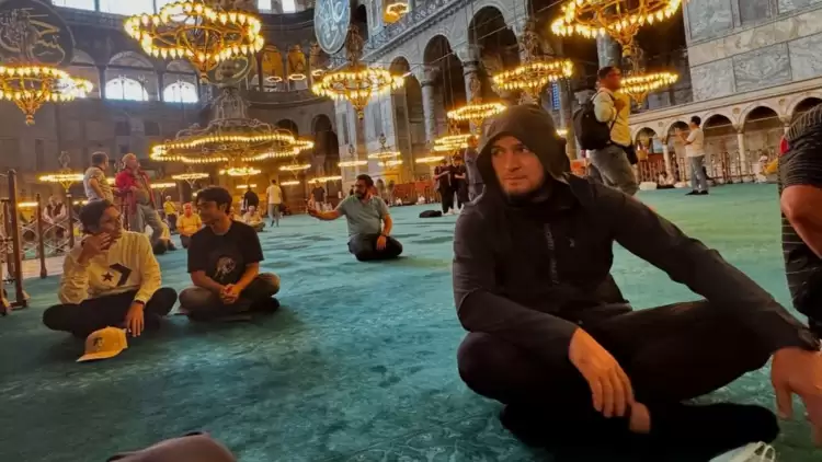 Khabib Nurmagomedov, İstanbul'a geldi: Ayasofya'dan paylaşımda bulundu