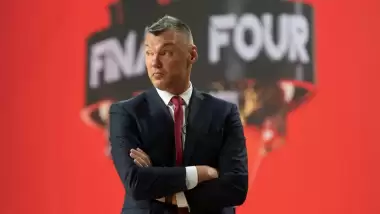 Fenerbahçe'nin hocasında LeBron ile ilgileniyoruz açıklaması!