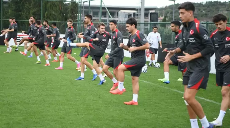 Ümit Milli Futbol Takımı'nda iki oyuncu aday kadrodan çıkarıldı