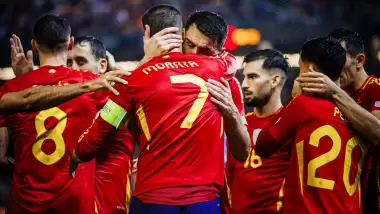İspanya'dan 3 gollü zafer!