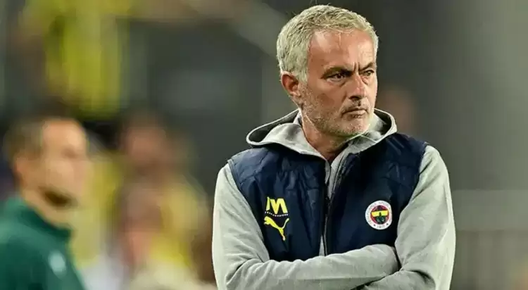 Jose Mourinho'ya şok haber! 3-4 hafta sahalarda yok...