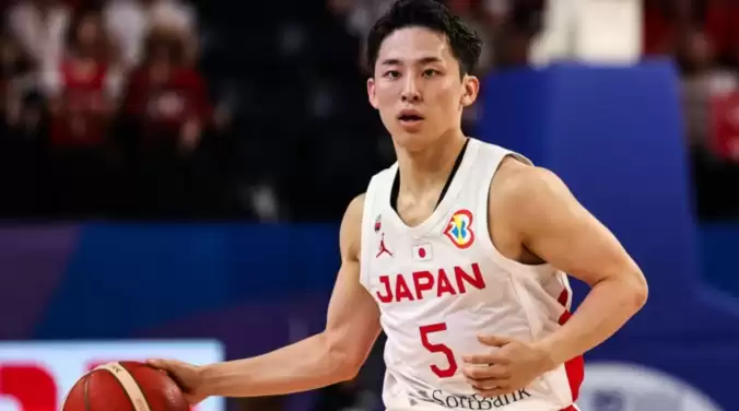 İmzayı attı NBA'in en kısa oyuncusu oldu! Japon oyuncudan iki yıllık imza... 