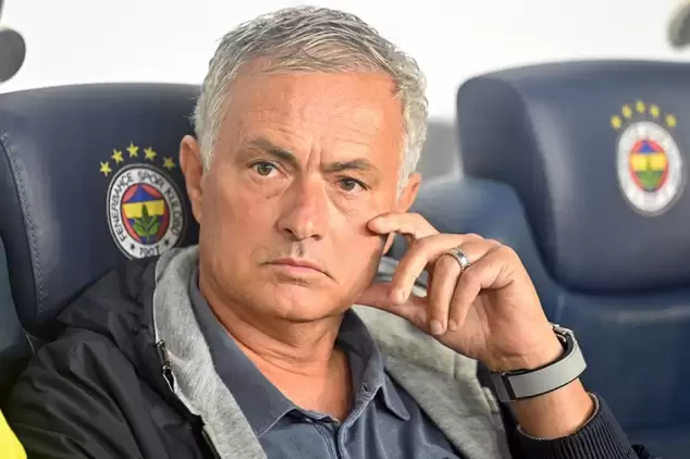 Mourinho kötü haberi duyurdu: Jayden Oosterwold sezonu kapattı