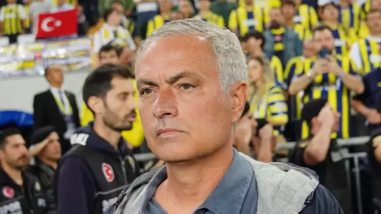 Manchester United maçında Jose Mourinho'ya şok! Kırmızı kart...