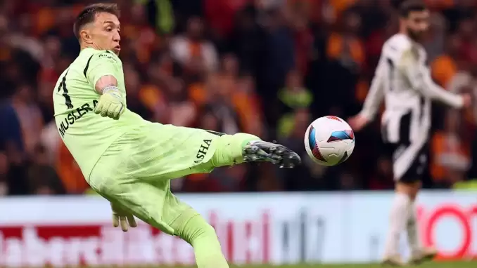 Fernando Muslera geleceği hakkında konuştu: "Özel tutulması gerekiyor"