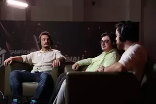 Tankut ‘Hoca’ Eraslan Anlatıyor: Esporun Perde Arkasında Bir Spikerin Yolculuğu