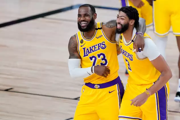 LeBron James ve Anthony Davis büyük oynadı, Lakers kazandı!