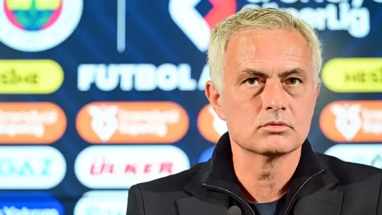 Jose Mourinho futbolcularla toplantı yaptı: "Trabzonspor'a fırsat vermeyeceğiz"