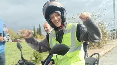 Mesut Özil, ehliyet sınavına girdi