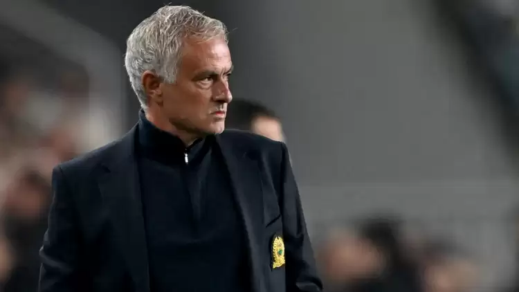 Jose Mourinho: ''O hakemi bir daha maçımızda istemiyoruz!''