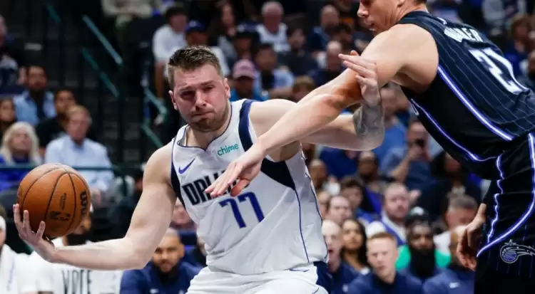 Luka Doncic ilk yarıda şov yaptı, fişi çekti!