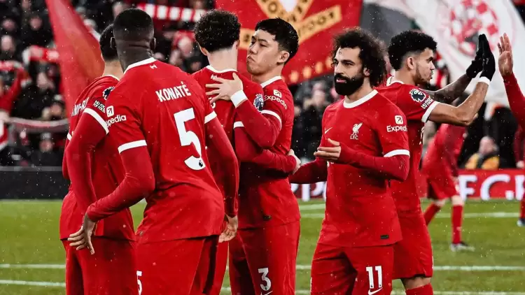 Premier Lig'deki kıyasıya zirve yarışında liderlik Liverpool'a geçti