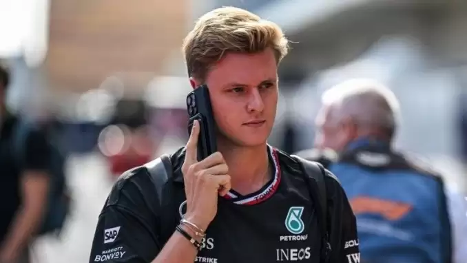 Formula 1 takımı Mick Schumacher ile görüşüldüğünü açıkladı! 