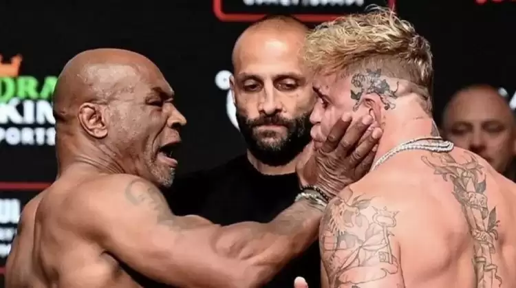 Mike Tyson yine öfkesine hakim olamadı! Yılın maçı öncesi Tyson'dan Jake Paul'a tokat