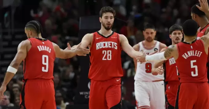 Alperen Şengün'den 25 dakikada triple double