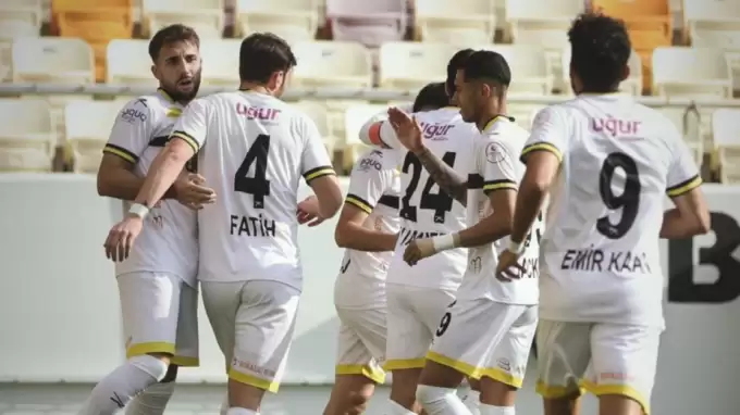 İstanbulspor, Yeni Malatyaspor deplasmanında farka gitti