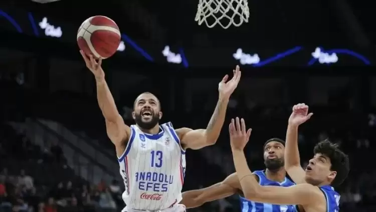 (ÖZET) Anadolu Efes, Türk Telekom'a takılmadı!