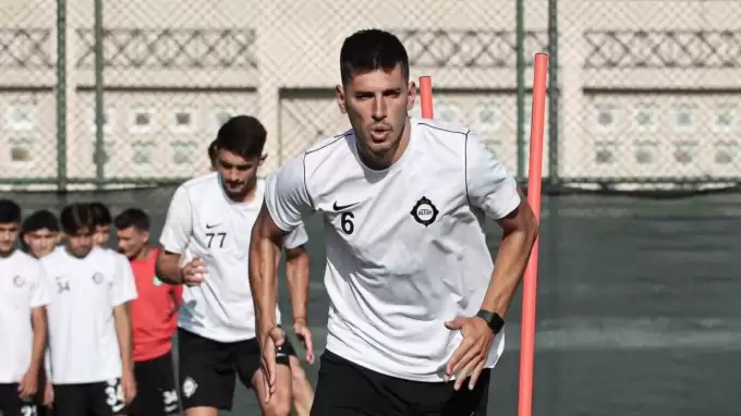 Süper Lig devlerinde oynamıştı! Ön çapraz bağları koptu...