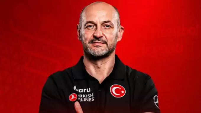 Milli Takım'da başantrenör ile yollar ayrıldı!