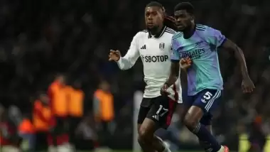 Arsenal, Craven Cottage'da yara aldı