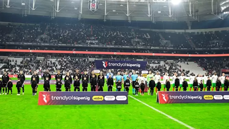 Beşiktaş-Alanyaspor maçında Kongolu futbolcuya büyük tepki!