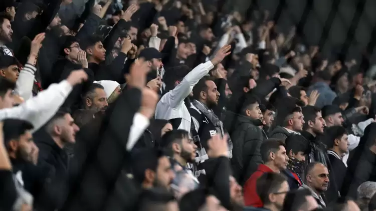 Çarşı karıştı! Beşiktaş tribünlerinden sert tepki