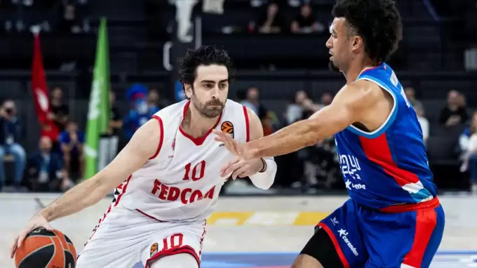 Avrupa devi milli yıldızın biletini kesildi!