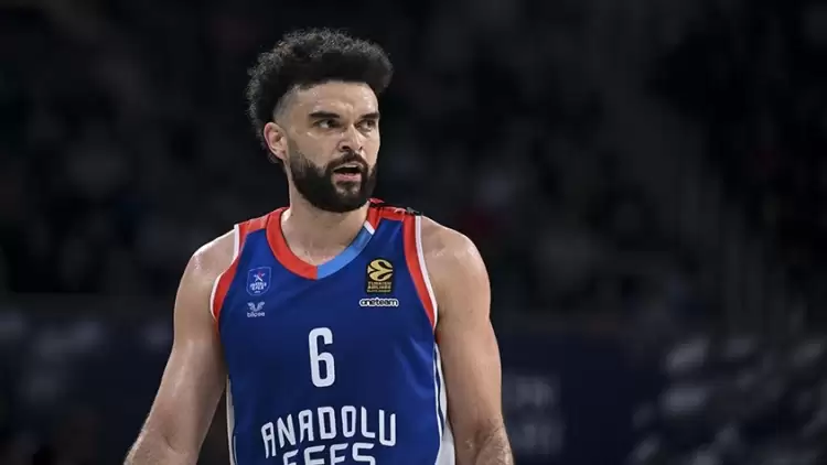 Anadolu Efes'ten Elijah Bryant ve Darius Thompson kararı!