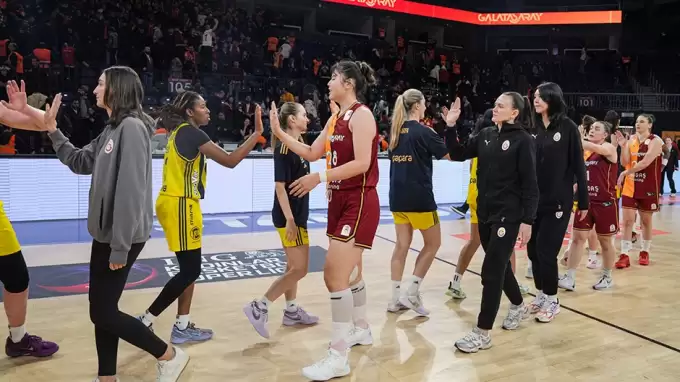 Fenerbahçe'den Ekrem Memnun'a tokalaşma tepkisi: "Onu kendi ayıbıyla..."